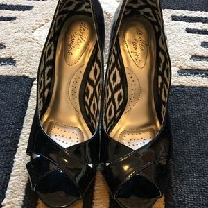 Decked comfort heels